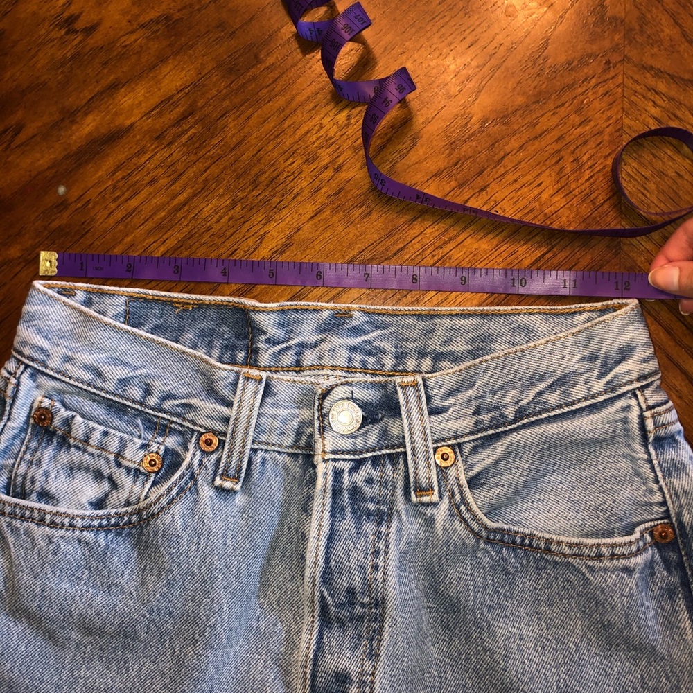 Vintage Levis frayed hem shorts size 23/24” - Picture 7 of 7
